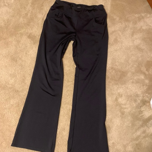 Yoga pants w/back pockets - Picture 2 of 6